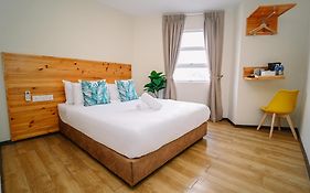 Swing & Pillows - Apple Hotel Shah Alam